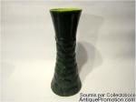 Céramique de Beauce - Vase 1-D2 Vert no 114 extérieur / jaune intérieur vase à palmettes